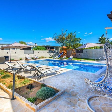 Holiday Home Tower With Private Pool, Sauna And Quads Smilcic Luaran gambar