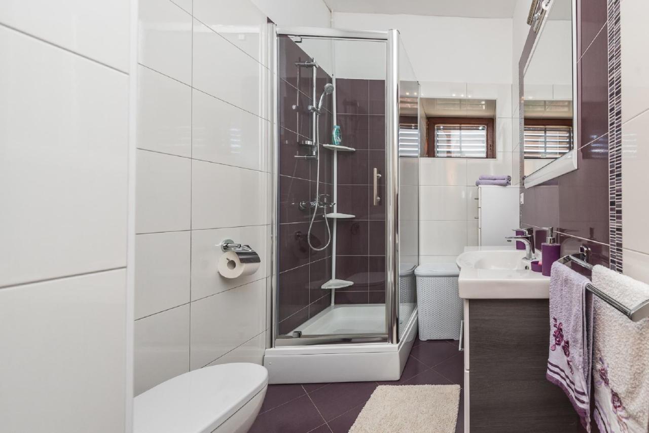 Holiday Home Tower With Private Pool, Sauna And Quads Smilcic Luaran gambar
