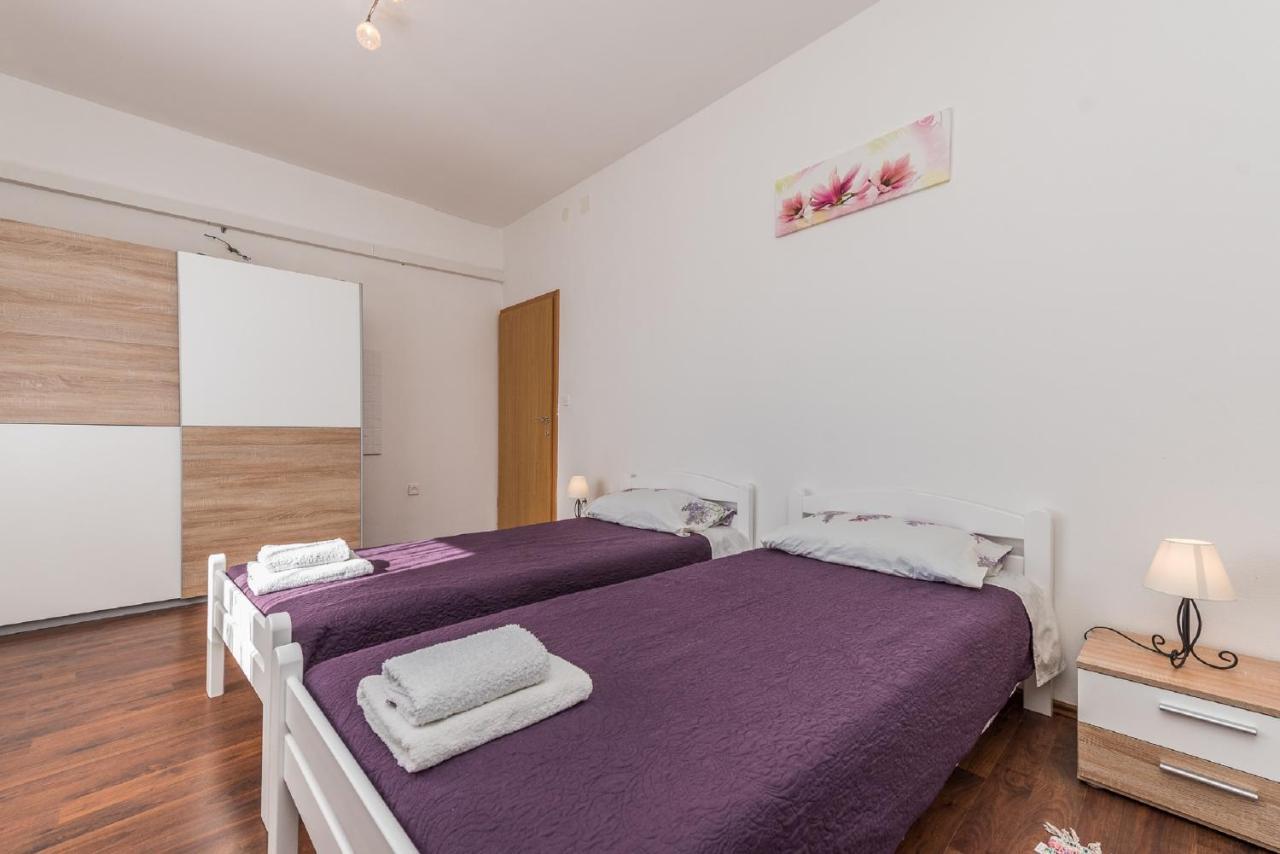 Holiday Home Tower With Private Pool, Sauna And Quads Smilcic Luaran gambar