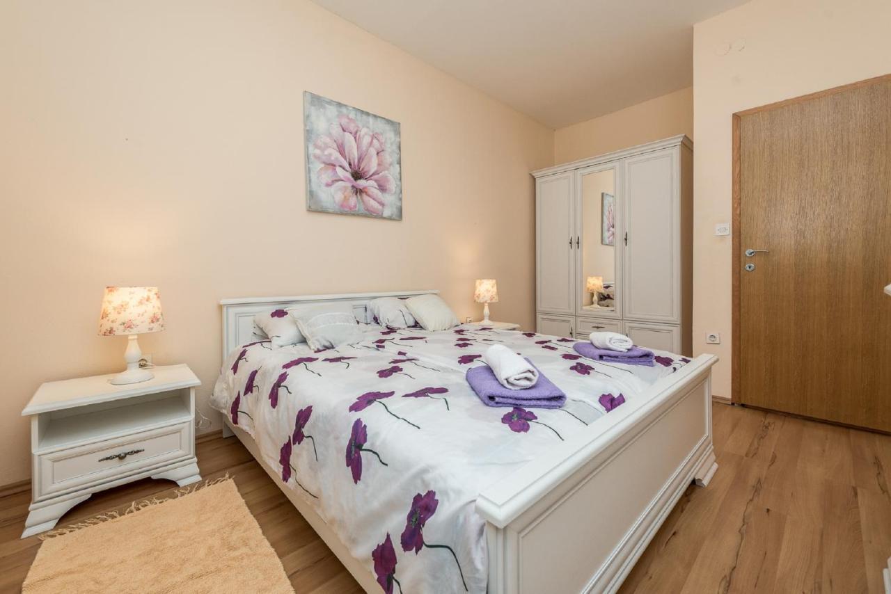 Holiday Home Tower With Private Pool, Sauna And Quads Smilcic Luaran gambar