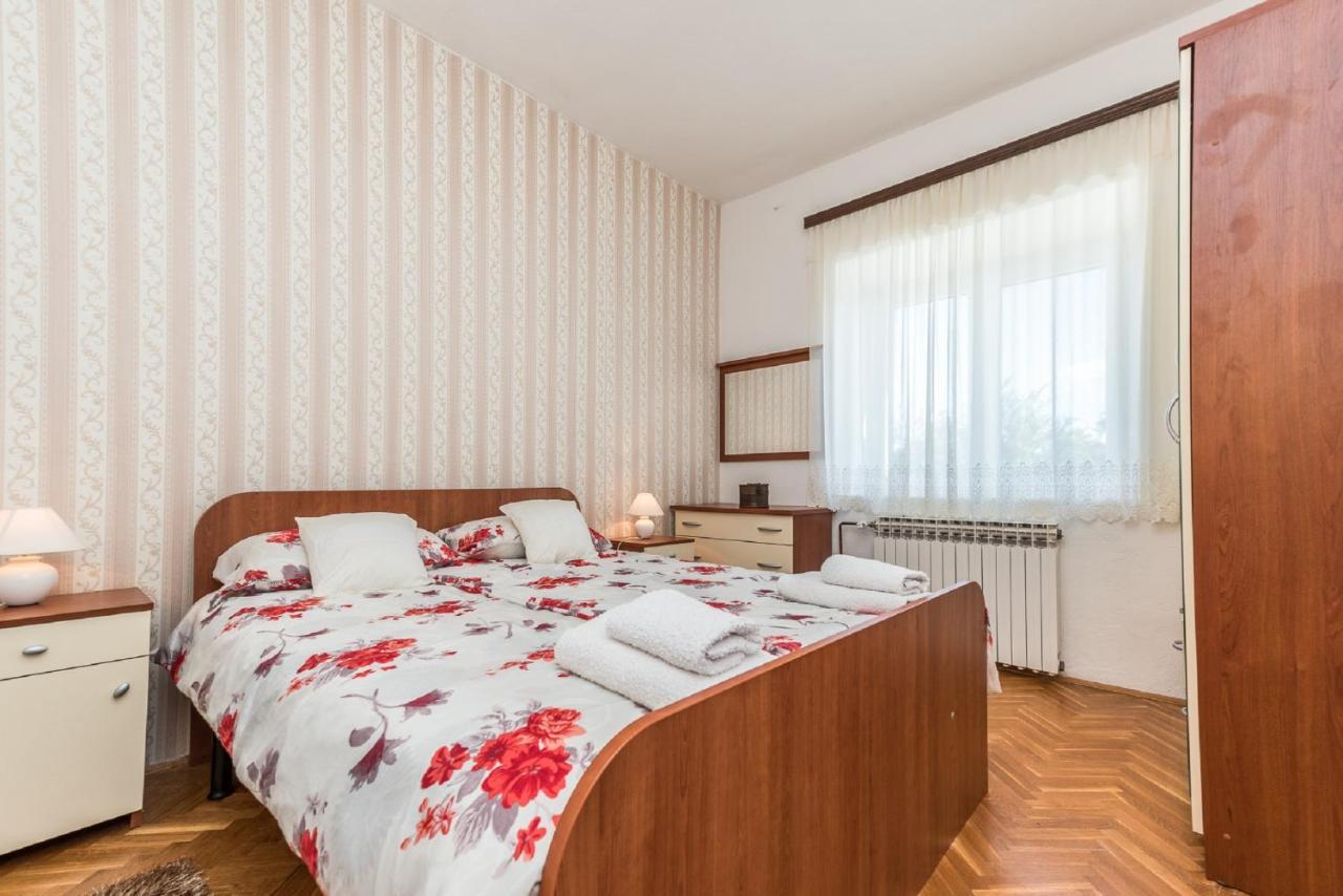 Holiday Home Tower With Private Pool, Sauna And Quads Smilcic Luaran gambar