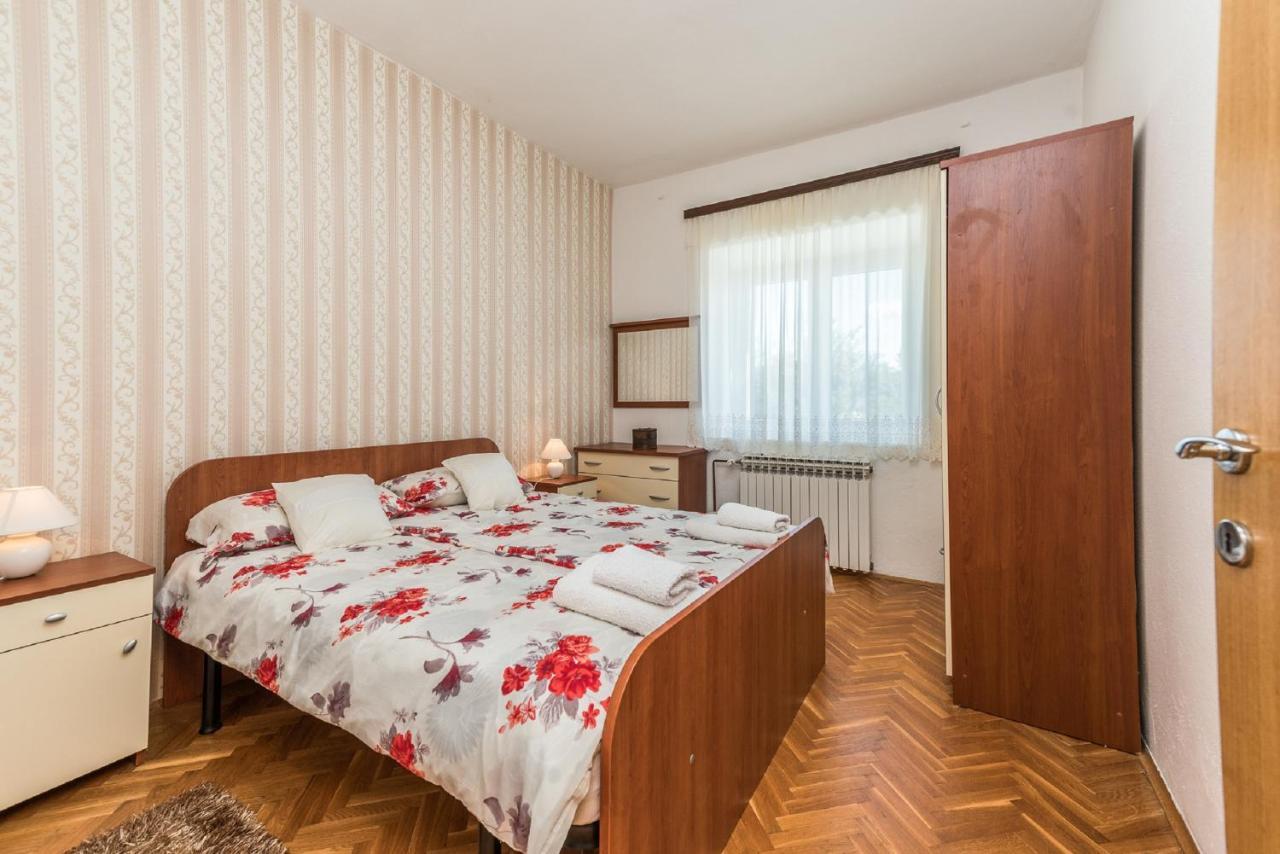 Holiday Home Tower With Private Pool, Sauna And Quads Smilcic Luaran gambar