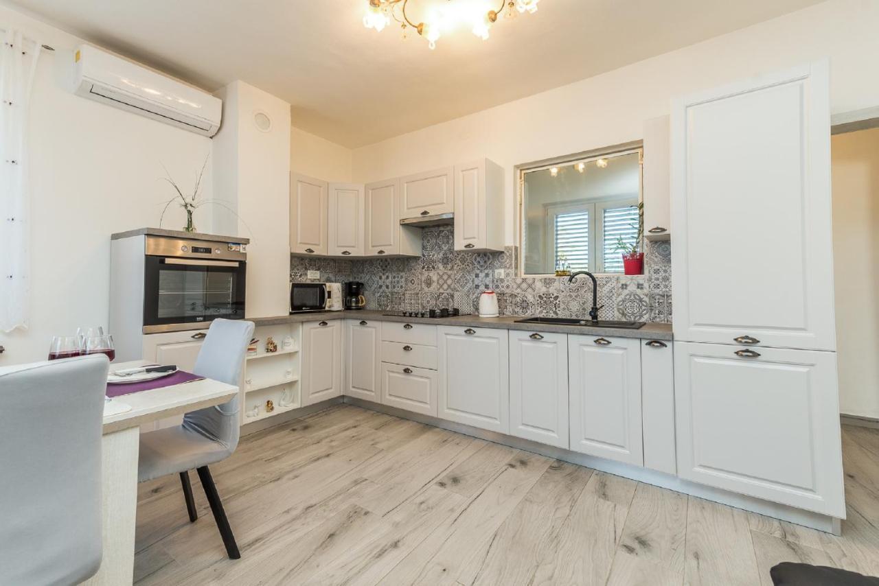 Holiday Home Tower With Private Pool, Sauna And Quads Smilcic Luaran gambar