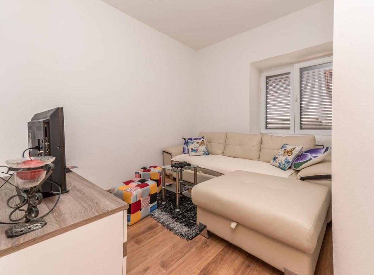 Holiday Home Tower With Private Pool, Sauna And Quads Smilcic Luaran gambar